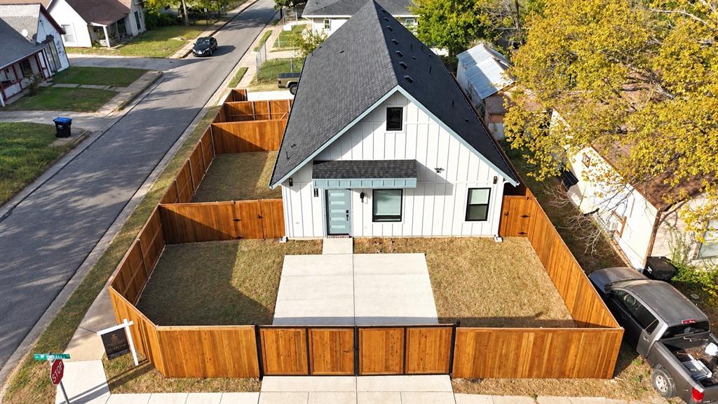 2916 Hemphill Street