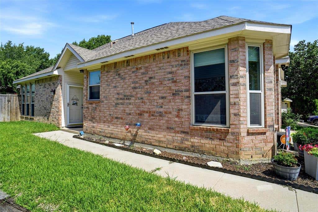 Photo of 6951 Chaco Trail, Fort Worth, TX 76137 (MLS # 21350288)