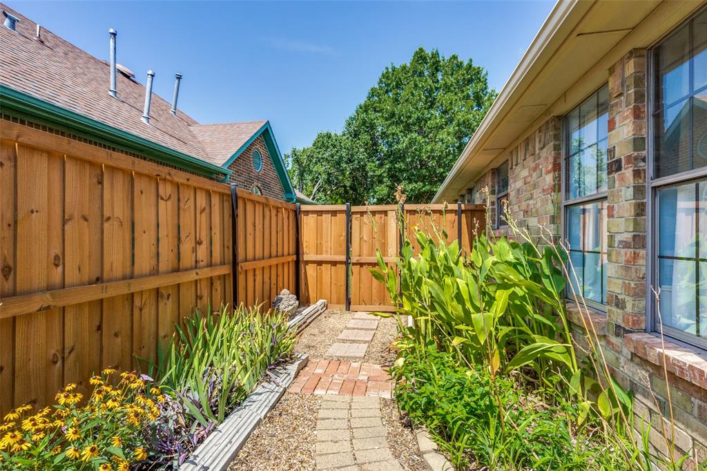 2316 Arroyo Court