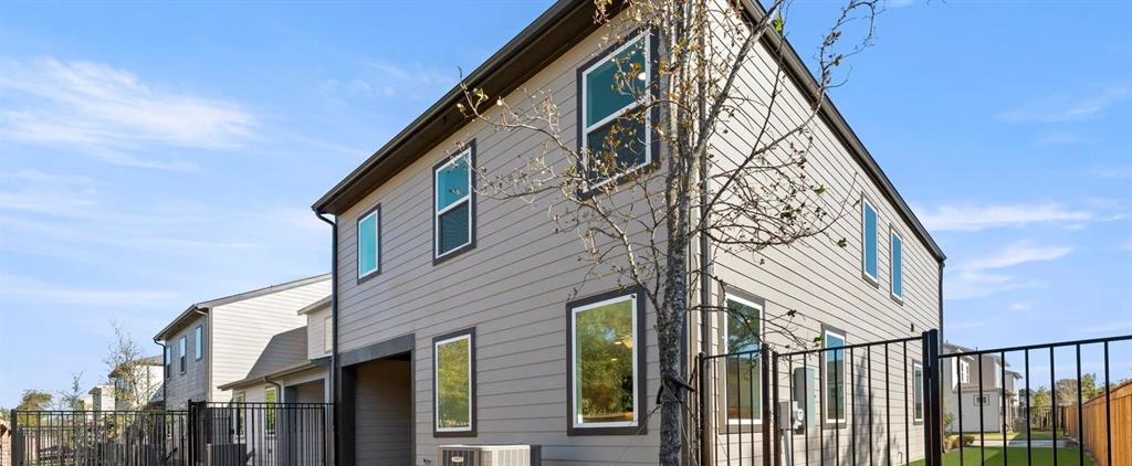 Sereno Oaks at Buckner Terrace - Residential