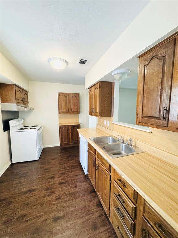 Photo of 1104 Ashland Drive, Mesquite, TX 75149 (MLS # 21296646)