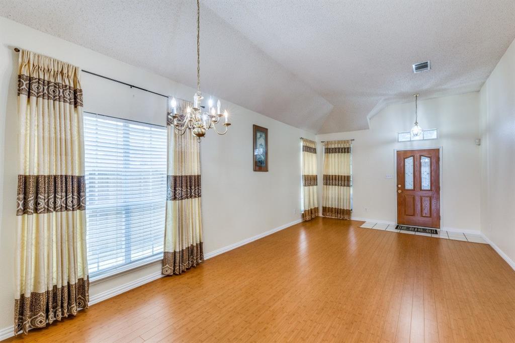817 Parkview Circle