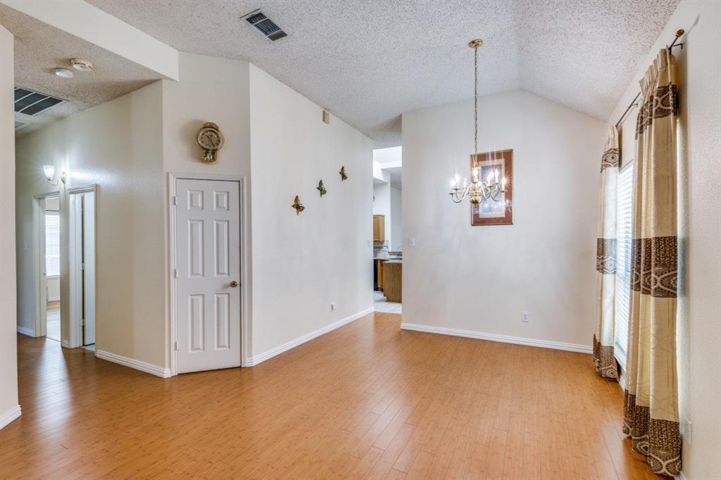 817 Parkview Circle