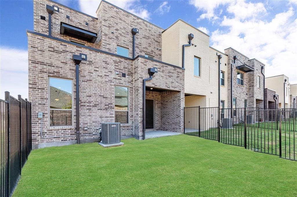 Montgomery Ridge Ph III - Residential Lease