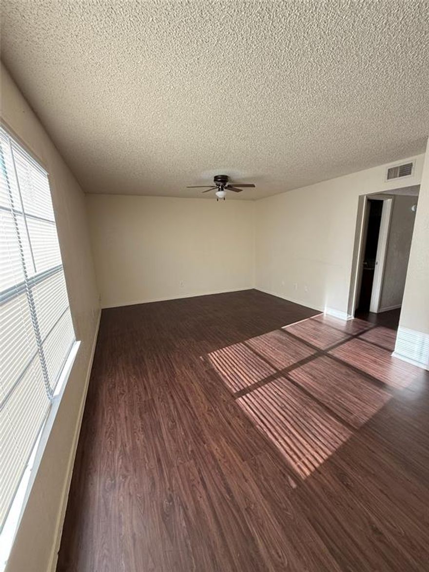 Welcome to your new home in Cleburne, TX! This 2-bedroom, 1-bathroom apartment offers a comfortable and convenient living experience. The kitchen is equipped with essential appliances including a dishwasher and refrigerator, making meal preparation and clean-up a breeze. The apartment is ideally located on a cul-de-sac, providing a peaceful living environment. Plus, the convenience of being close to schools and the tollway makes daily commuting and errands easier. Experience the perfect blend of comfort and convenience in this Cleburne apartment.