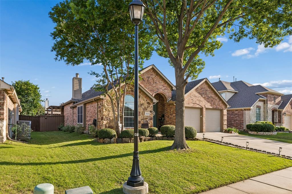 2424 Deerwood Drive