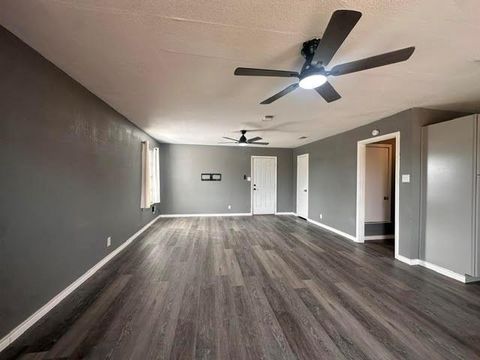 Photo of 230 Bell Street ST, Bangs, TX 76823 (MLS # 21261059)