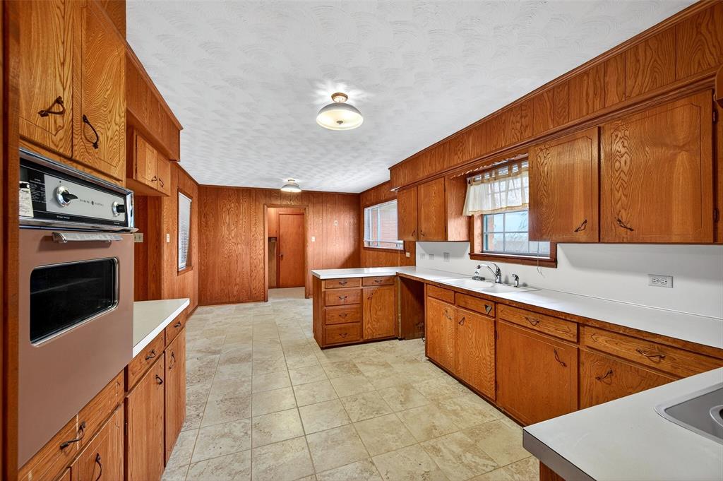 JONES ELIZABETH - Residential