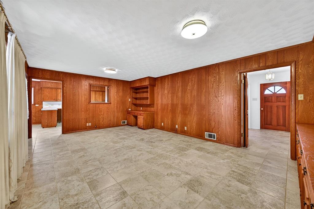 JONES ELIZABETH - Residential