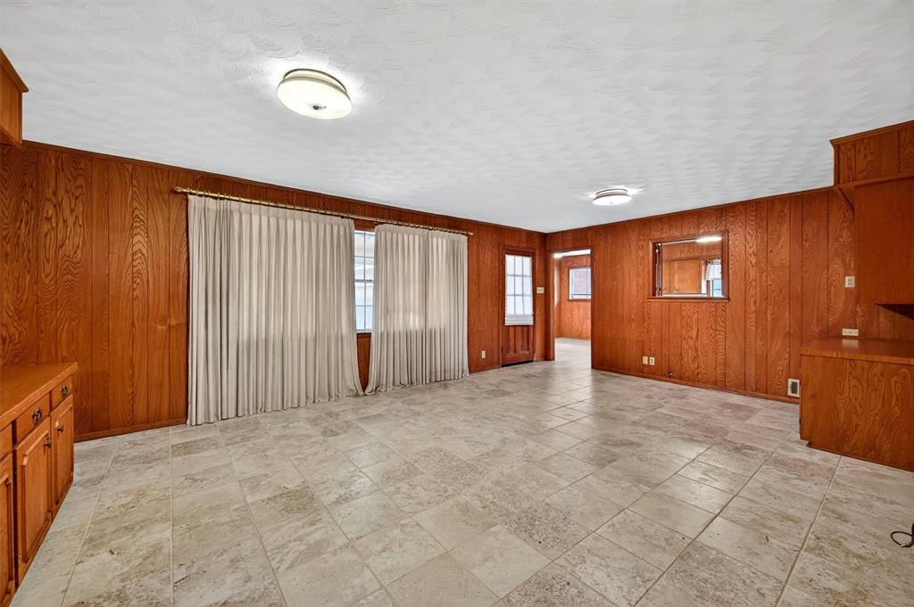 JONES ELIZABETH - Residential