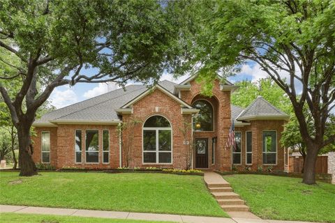 Photo of 2449 London Drive, Plano, TX 75025 (MLS # 21254990)
