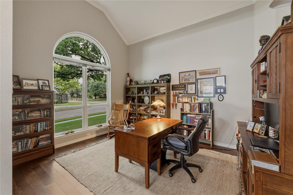 2449 London Drive