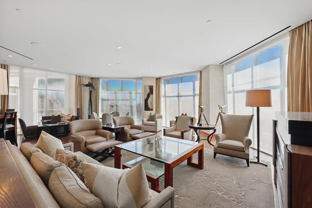 2801 Turtle Creek Boulevard 10W