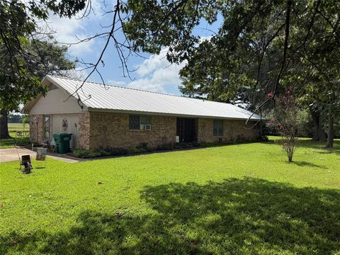 Photo of 446 County Road 1605, Ravenna, TX 75476 (MLS # 21329696)