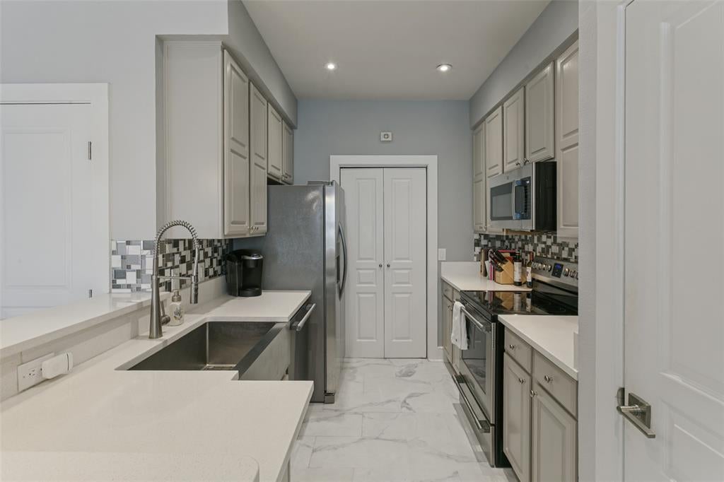 3320 Camp Bowie Boulevard 1205
