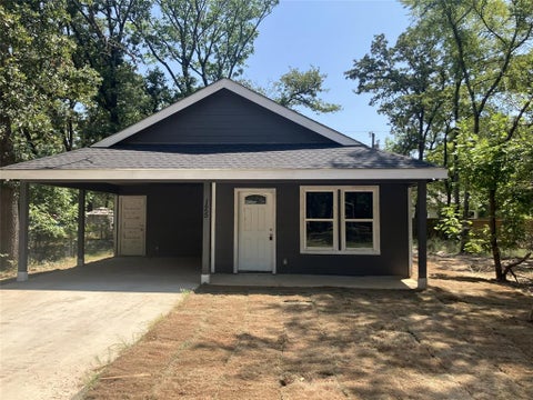 Photo of 125 Pawnee Trail, Mabank, TX 75156 (MLS # 21368645)