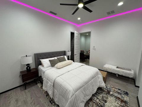 Tiny photo for 3415 Chihuahua Avenue, Dallas, TX 75212 (MLS # 21043464)