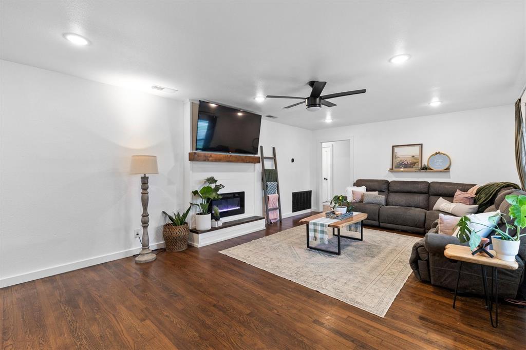 Orig Town Of Lone Oak - Residential