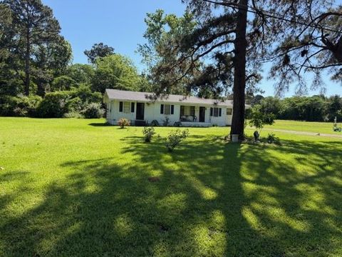 Photo of 2077 Burson Road, Heflin, LA 71039 (MLS # 21258375)