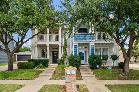 Photo of 10812 Astor Drive, Fort Worth, TX 76244 (MLS # 21285606)
