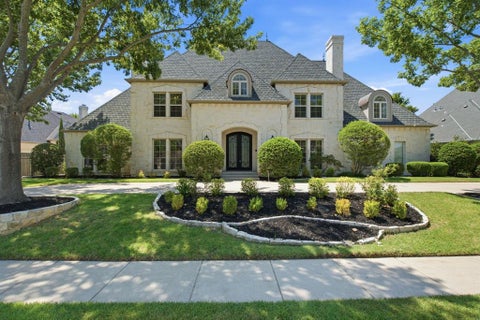 Photo of 2001 Thames Trail, Colleyville, TX 76034 (MLS # 21345577)