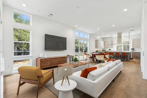 3081 Chimes Street Dallas TX 75219