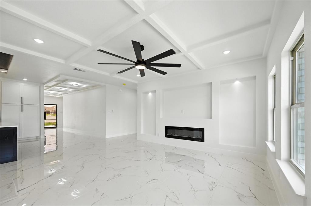 2414 Lauren St