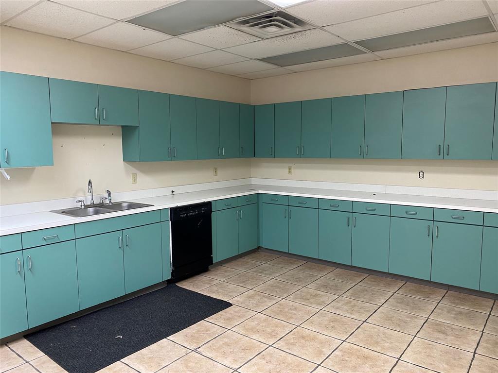 River East - Commercial Lease