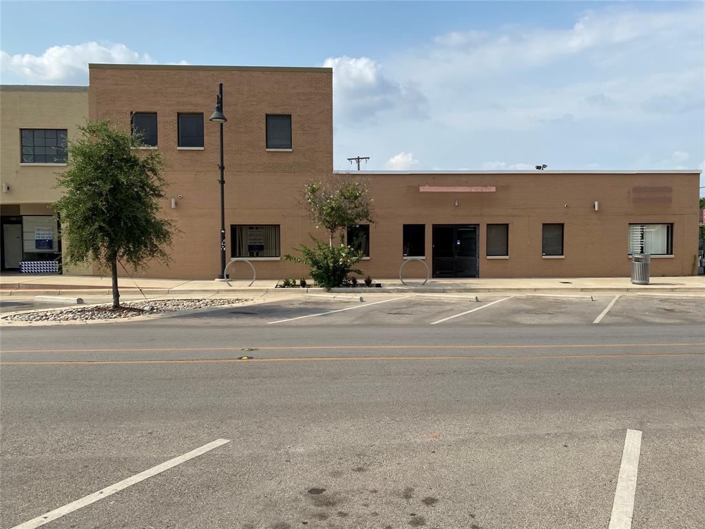 River East - Commercial Lease