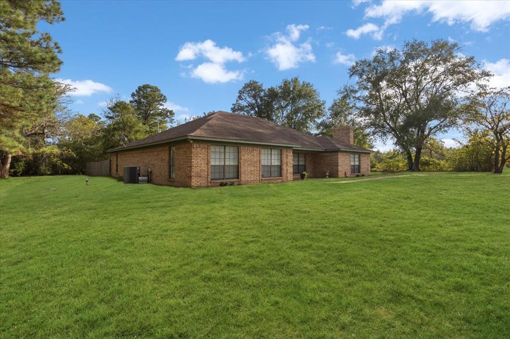 Photo of 20326 US HWY 271, Winona, TX 75792 (MLS # 21421205)