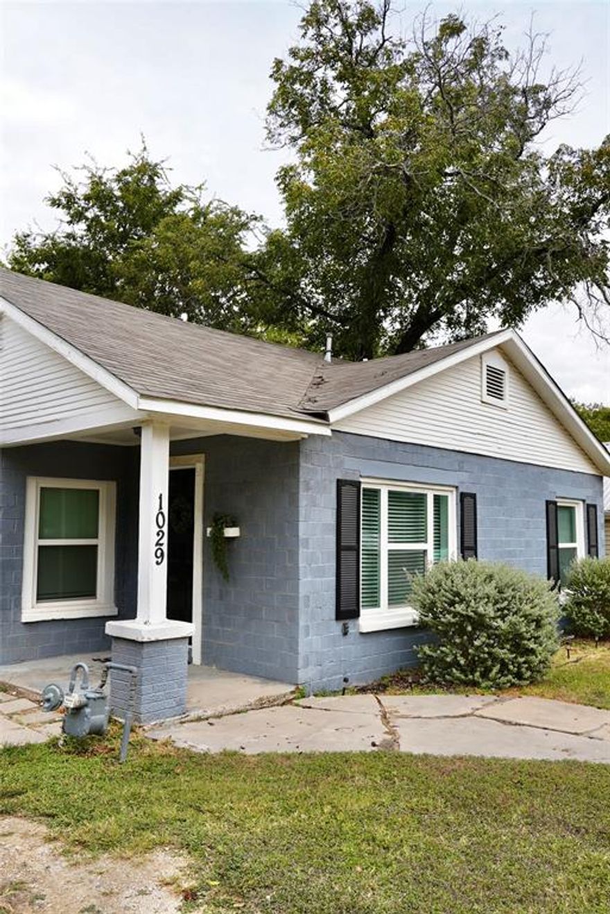 Fantastic income producing opportunity less than half a mile from Tarleton State University! This  two bedroom, one bath home offers both character and convenience, making it an excellent addition to any investment portfolio or a great personal residence once the current lease concludes in May. Inside you’ll find a comfortable living area with great natural light, a functional kitchen with plenty of cabinet space, and two bedrooms with ample closets. Outside enjoy a large fenced backyard perfect for pets, and a covered front porch that provides a welcoming entry and a great spot to relax. 

Currently tenant occupied with a lease through December 31st, this property offers immediate rental income and strong long term potential in a high demand  area.