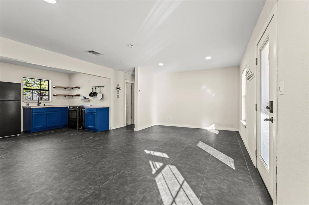 4572 County Road 2700