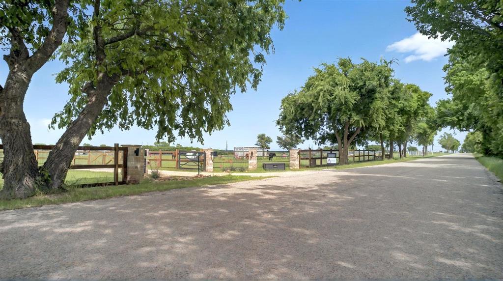 Krum, Texas 76249, United States, 5 Bedrooms Bedrooms, ,4 BathroomsBathrooms,Residential,Active,133027