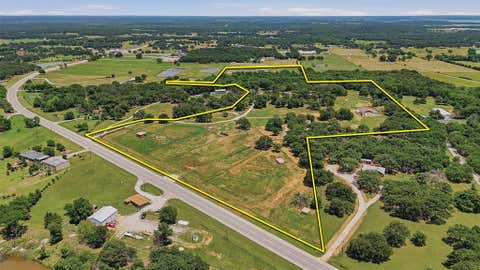Photo of 7154 E Fm 922, Valley View, TX 76272 (MLS # 21302346)