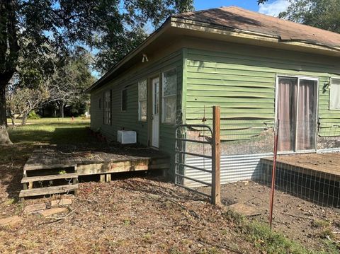 A home in Wortham