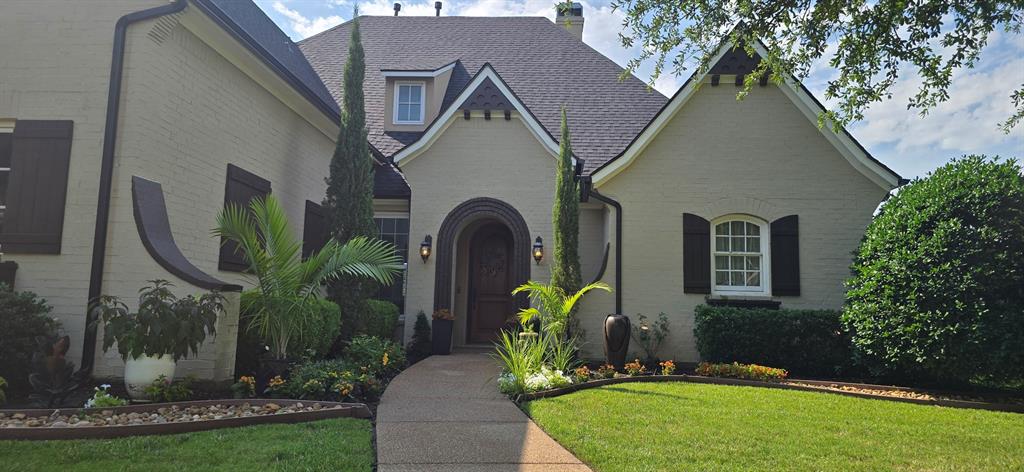 2305 Castle Creek Drive
