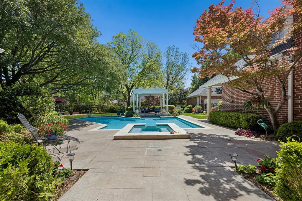 Forest Hills - Residential