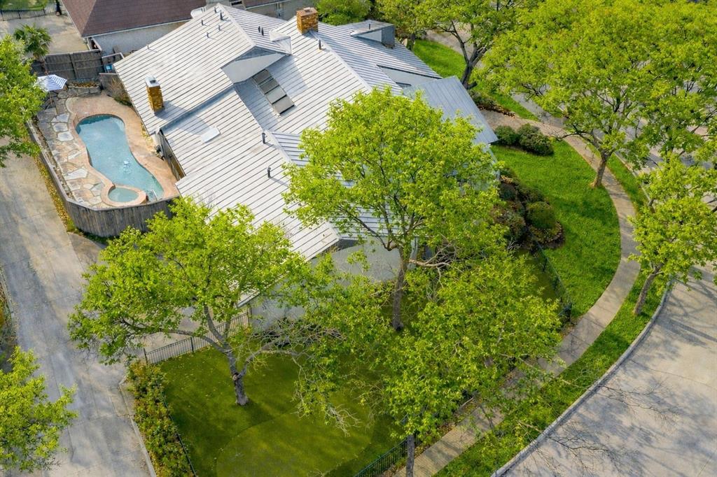 1117 Travis Circle S