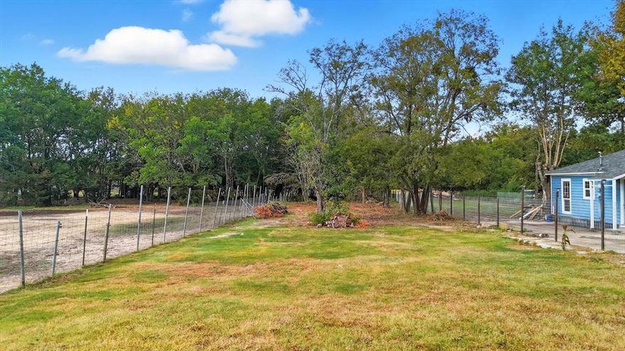 Build-Ready Lot with utilities On-Site.  Own your piece of Dallas today on this nearly half-acre lot with endless potential!
This rare Dallas County property offers space, privacy, and convenience all in one. With utilities already available, the groundwork is set for your vision whether that’s building your dream home, creating an income-producing investment, or holding land as property values continue to rise across Dallas.
Located in a quiet pocket of Dallas’s growing southern corridor, this lot combines the feel of open, rural-style living with easy access to major highways, shopping, schools, and downtown. It’s the perfect blend of city convenience and suburban serenity.
As buildable lots in Dallas become increasingly limited, opportunities like this are hard to find especially one that’s improved, accessible, and ready to go. Whether you’re a builder, investor, or future homeowner, 2071 Haymarket is your chance to secure valuable land in a location positioned for long-term growth. Start building your Dallas future today.
