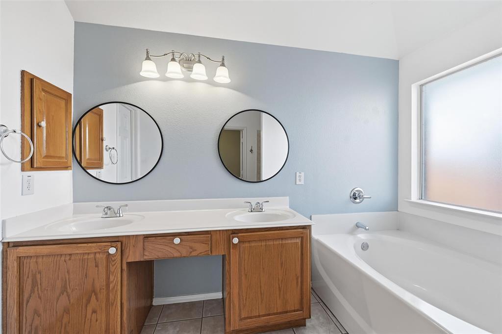 Meadow Vista Estates Add - Residential Lease