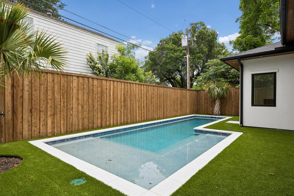 Wilshire Heights - Residential