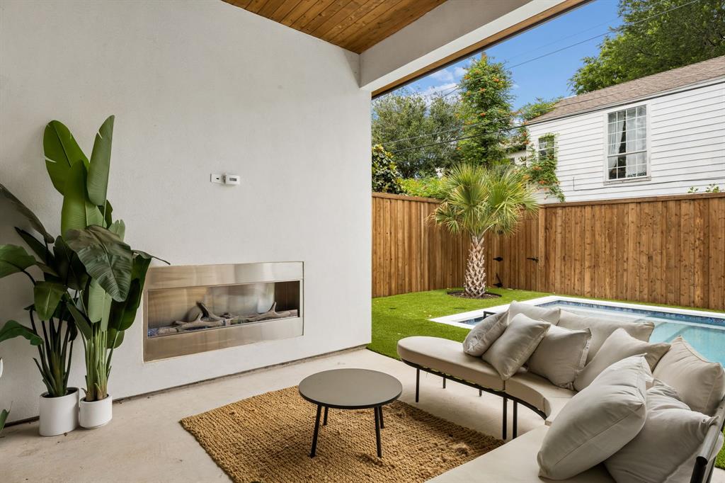 Wilshire Heights - Residential