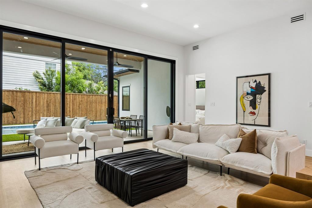 Wilshire Heights - Residential