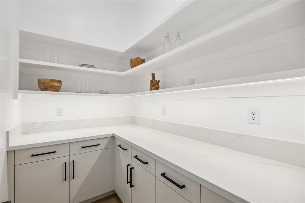 Wilshire Heights - Residential