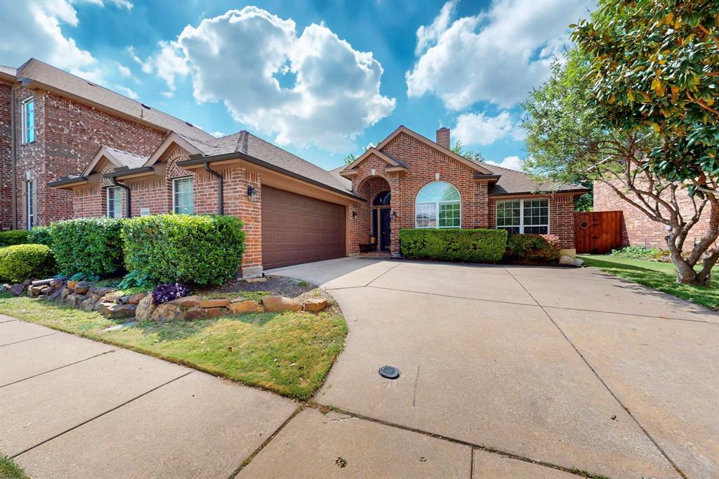 8305 Desert Dunes Trail