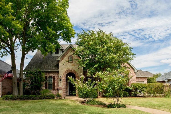 13825 E RIVIERA DR, BURLESON, TX 76028 - Image afce6fbd7a93e89a33c1f2a64f8c6de7/860043237