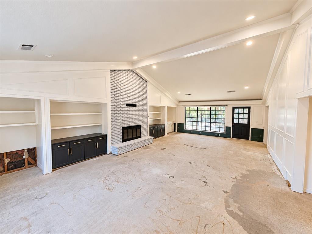 207 Meadowdale Drive