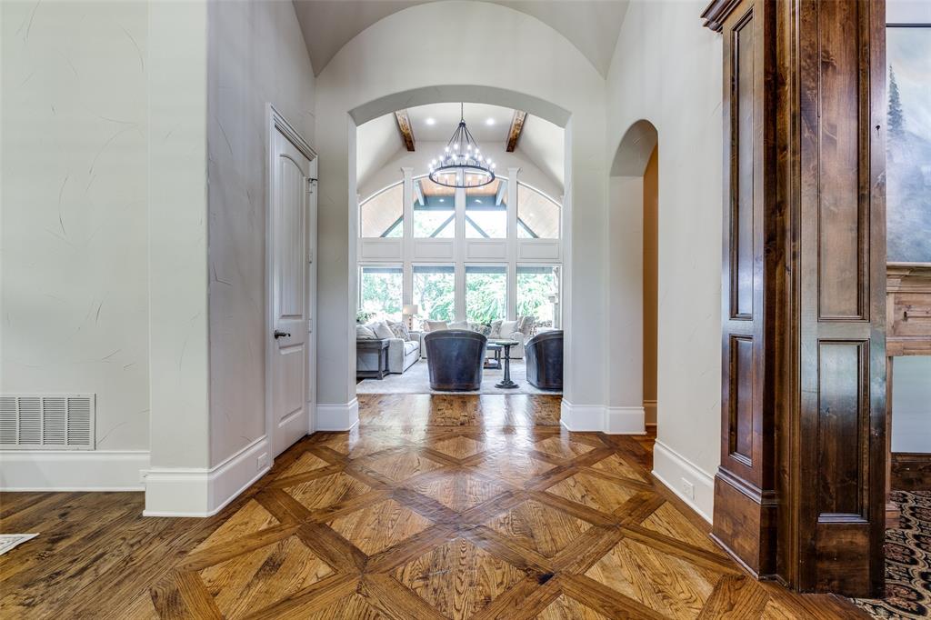 2521 FAIR OAKS Lane