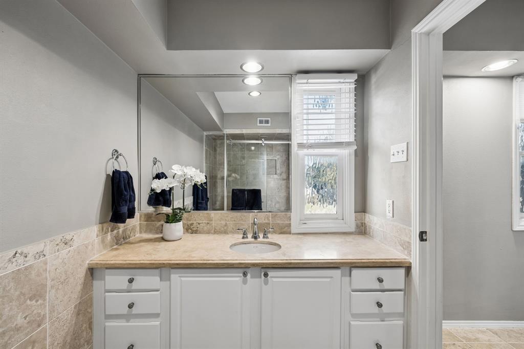 Paradiso Condominiums Ph 2 - Residential