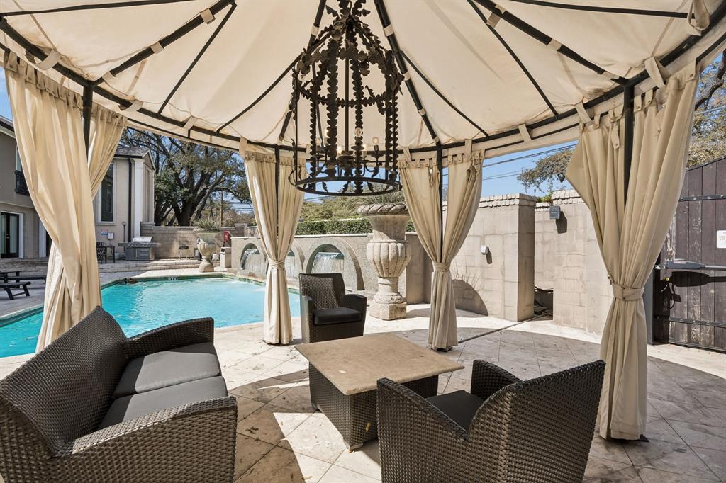 Paradiso Condominiums Ph 2 - Residential